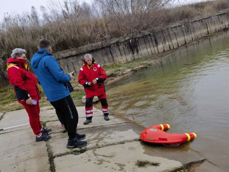 Training water rescue with fred fast rescue device